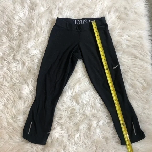 Nike black Capri leggings sz s/p - Picture 4 of 6